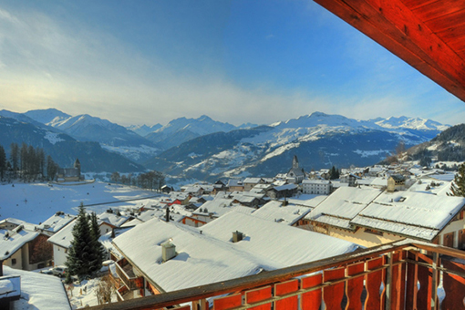 Aussicht vom Balkon der Ferienwohnung 'Casa Ansiel' 2.5 Zimmer Ferienwohnung 'Casa Ansiel' am Sonnenhang von Falera