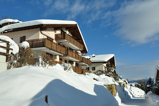 Casa Ansiel Aussenansicht des Mehrfamilienhauses Casa Ansiel
